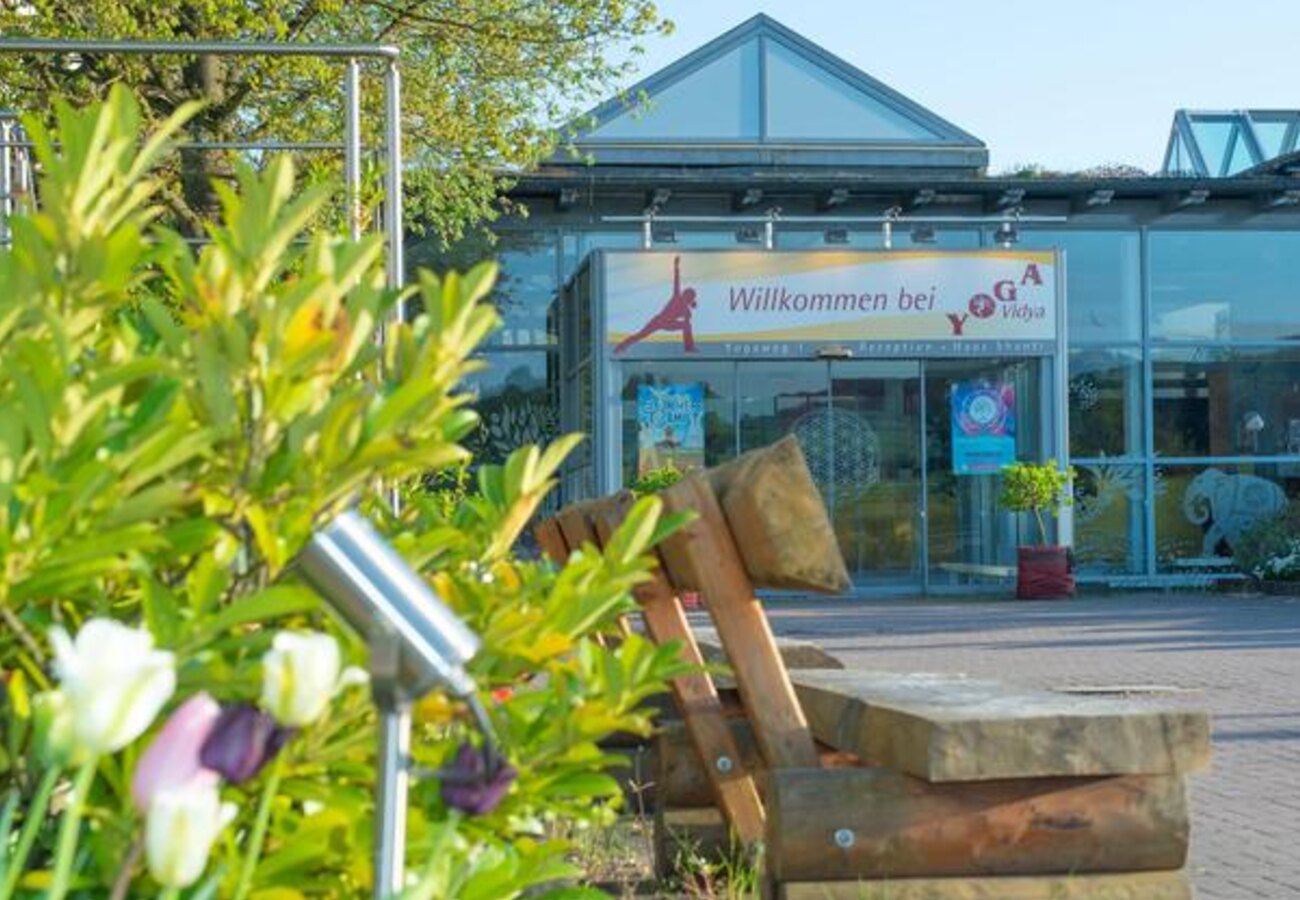 Eingang des Yoga Vidya Ashrams im Teutoburger Wald